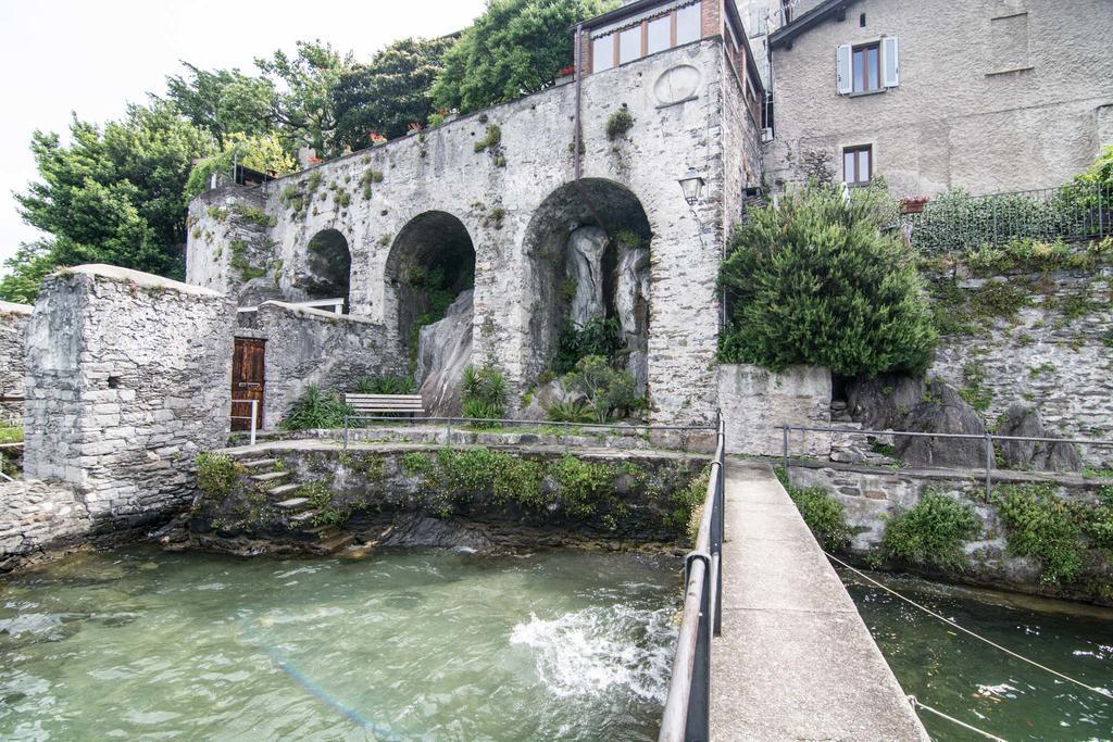 Апартаменти Casa Caterina Дервіо Екстер'єр фото